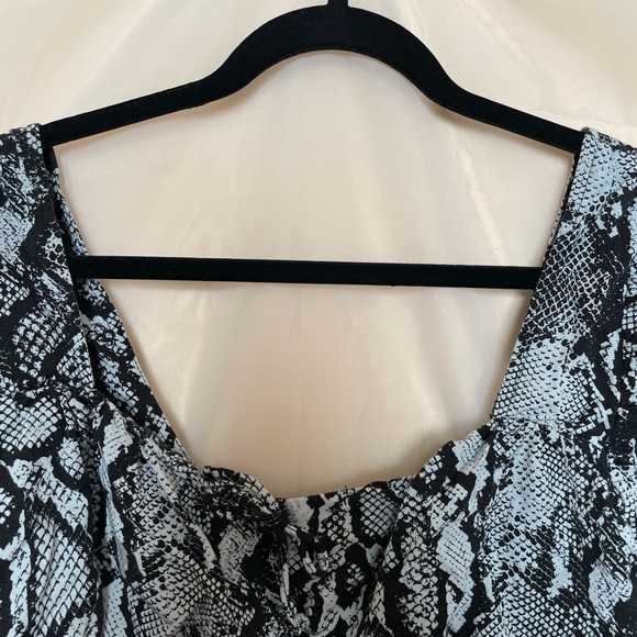 Urban Outfitters Snakeskin Print Crop Top - Picture 3 of 7